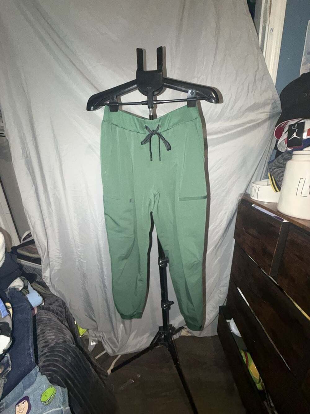Fabletics Scrubs Jogger Pants Size M Green